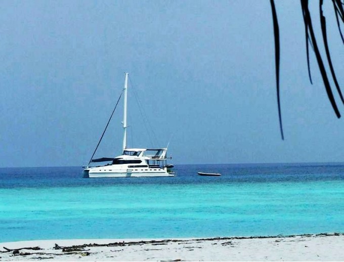 Catamaran SHANGANI